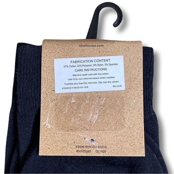 Men's Christmas “Meet Under The Mistletoe” Crew Socks • NWT - Picture 5 of 5